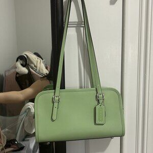 Coach Swing Zip Pistachio